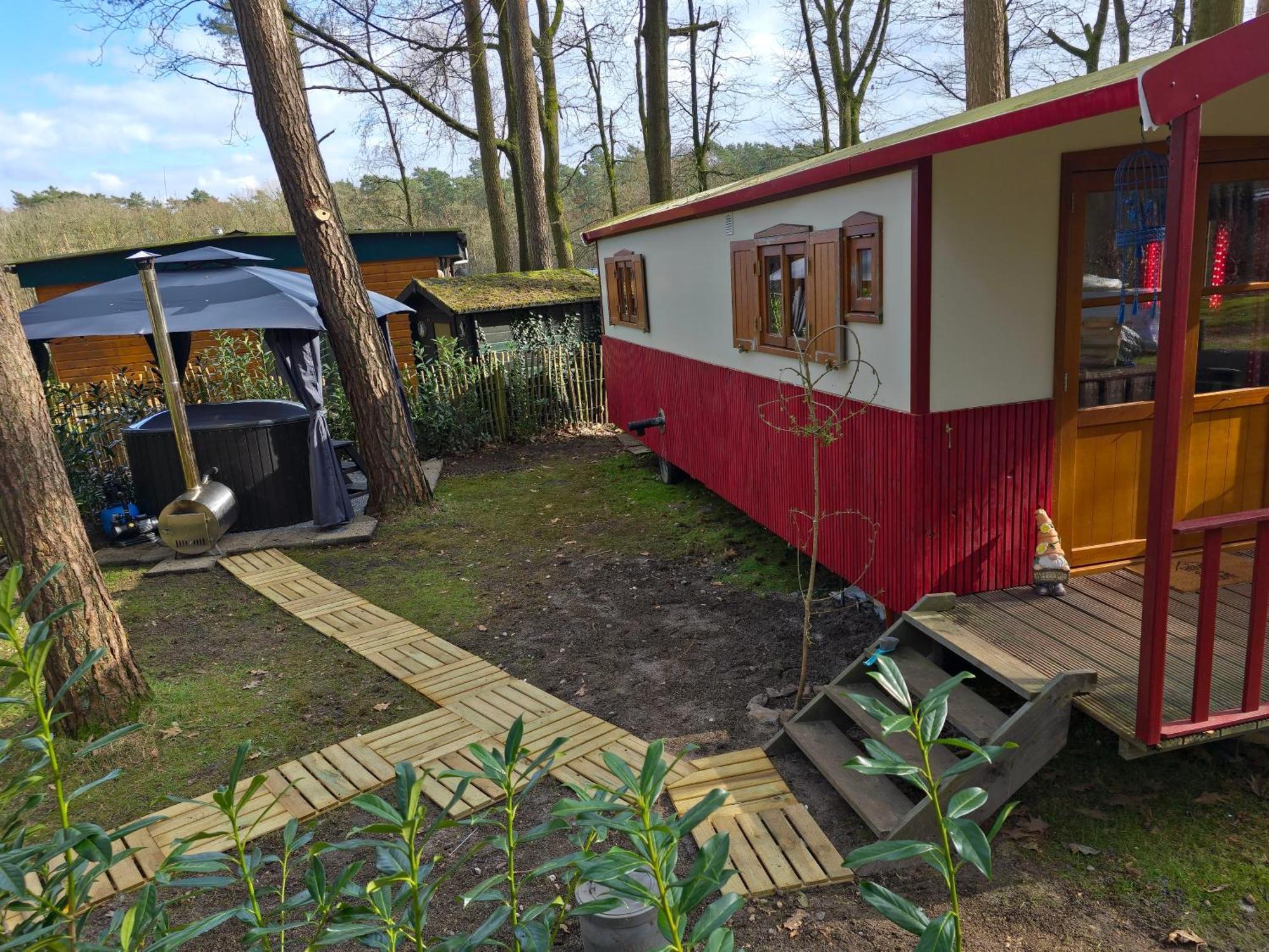 Pipowagen Met Prive Hot Tub Villa Lanaken Buitenkant foto