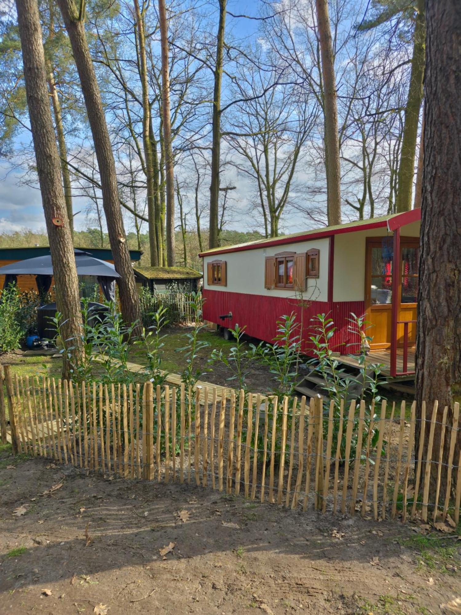 Pipowagen Met Prive Hot Tub Villa Lanaken Buitenkant foto