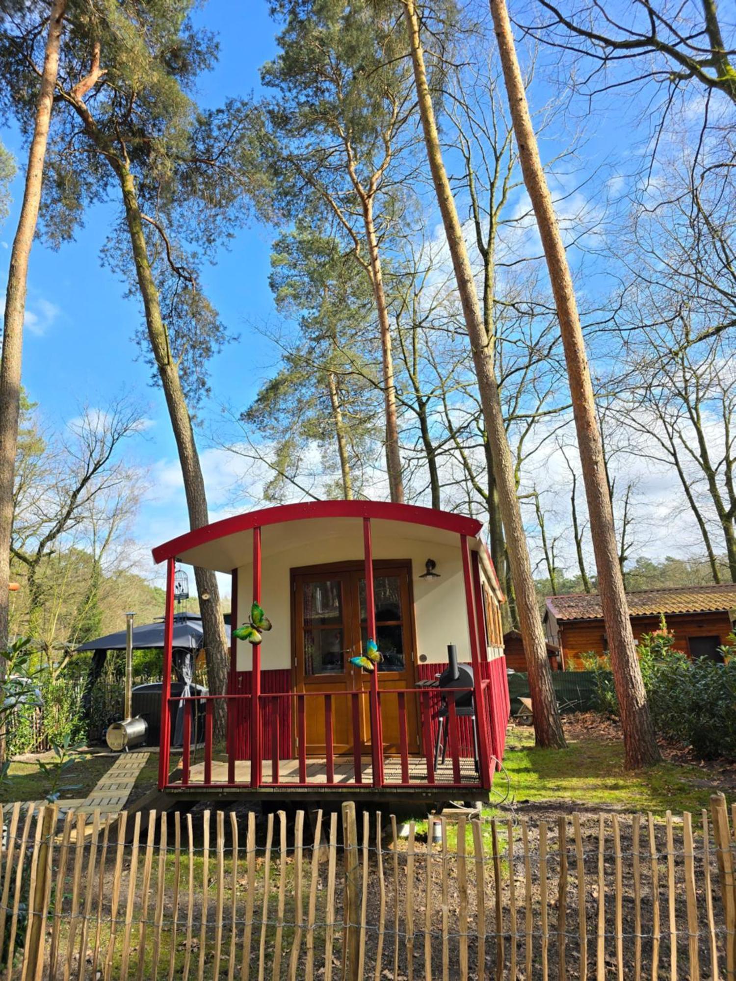 Pipowagen Met Prive Hot Tub Villa Lanaken Buitenkant foto