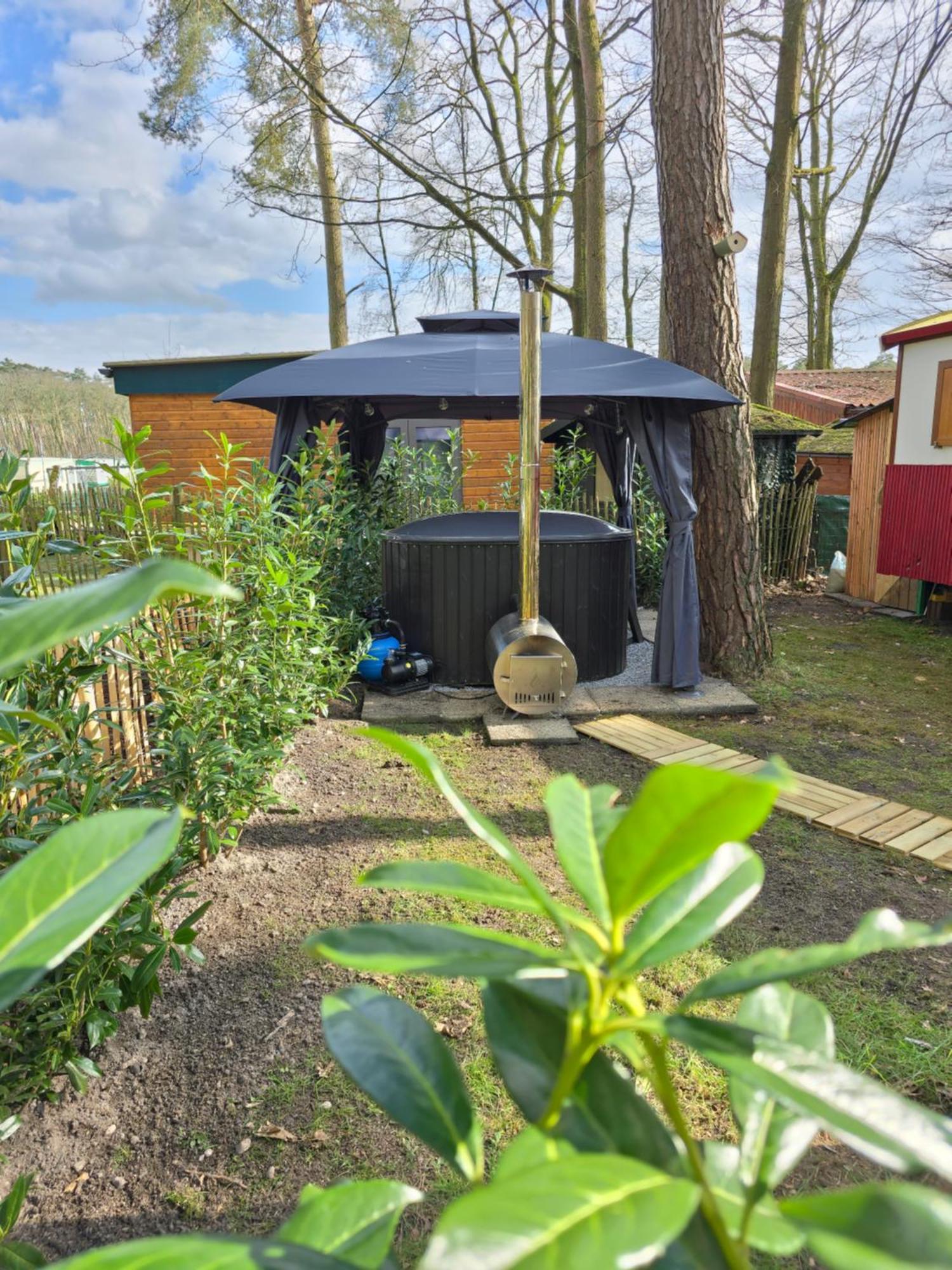 Pipowagen Met Prive Hot Tub Villa Lanaken Buitenkant foto